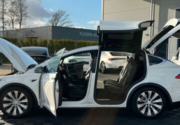 Tesla Model X 99.555 km 45.750 &euro; Emsbüren 48488